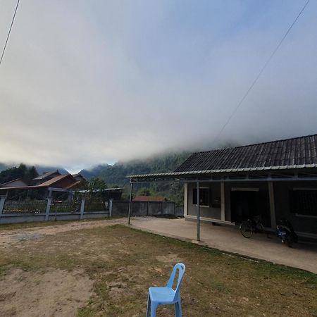 Khounxok Guesthouse Nong Khiaw Exterior photo