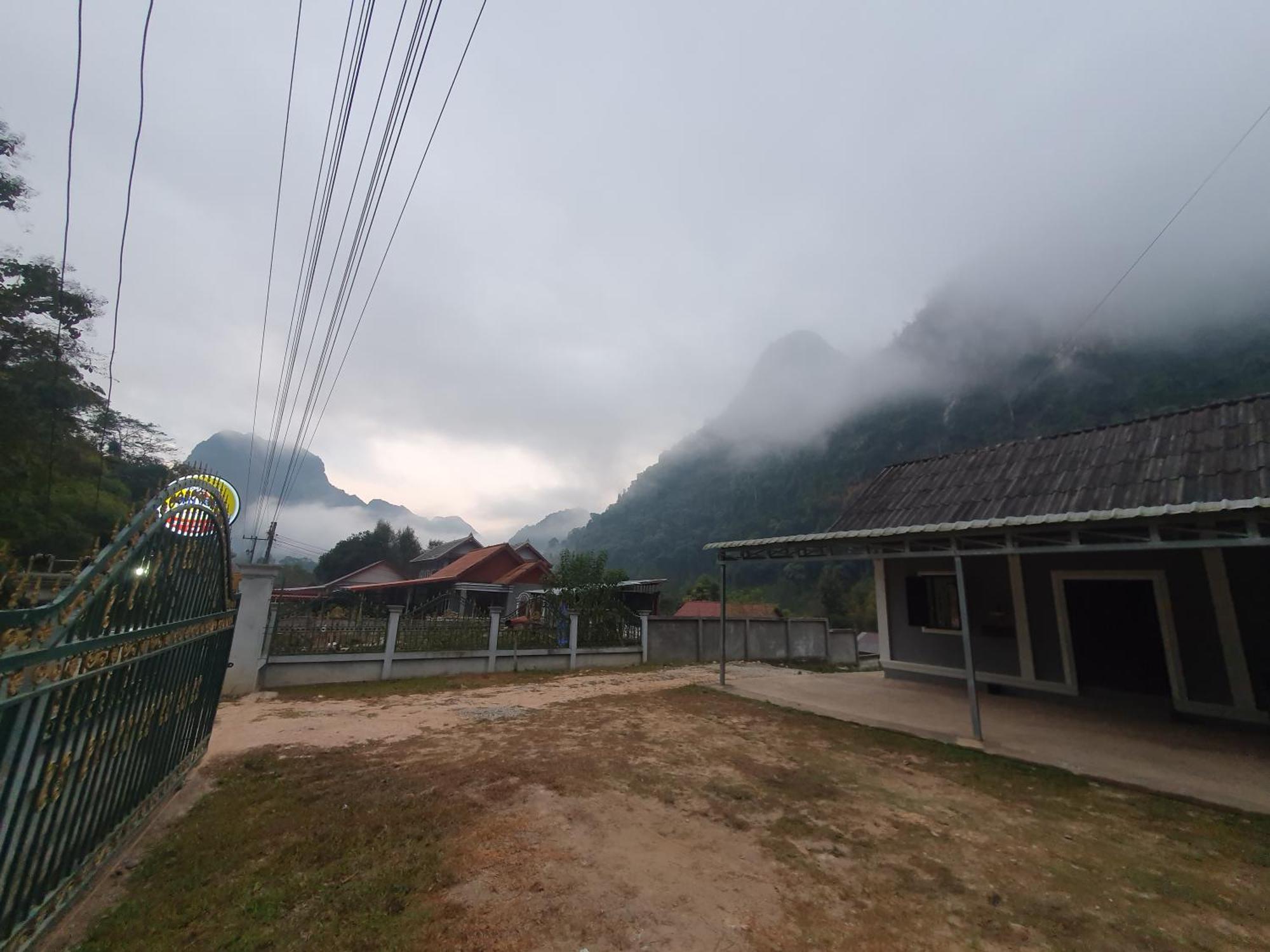 Khounxok Guesthouse Nong Khiaw Exterior photo